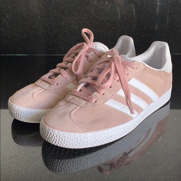 adidas gazelle light pink